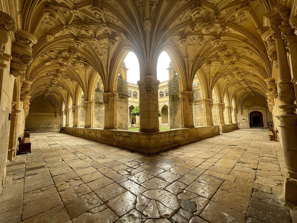 Cloister - Monastery of San Zoilo